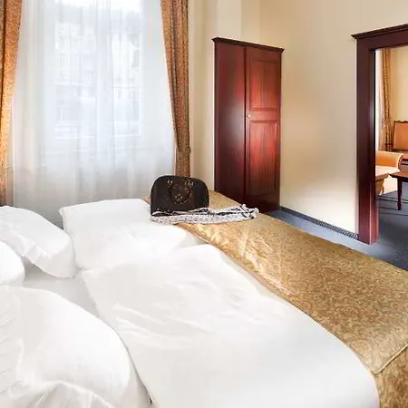 Excelsior Hotel 4*