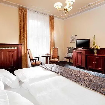Excelsior Hotel 4*