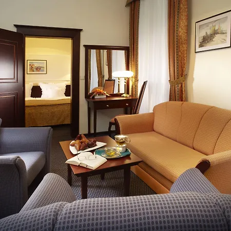 Excelsior Hotel 4*